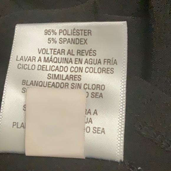 Thalia Sodi black halter top with cold shoulder. Long sleeves and ruffled. M - Picture 9 of 9